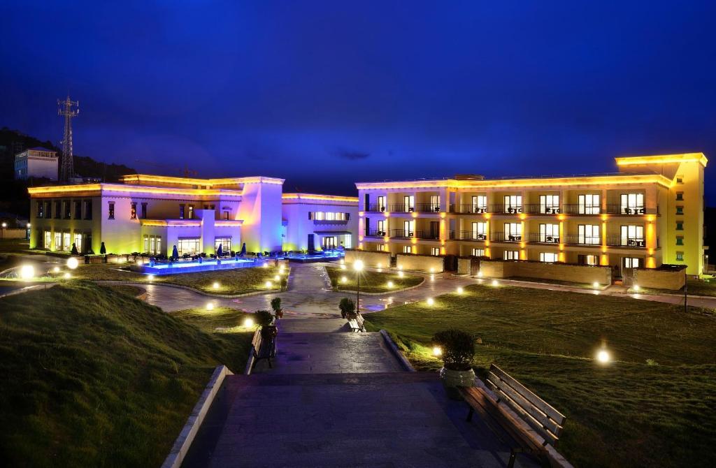 High Mountain Resort-Deqin Deqen Exterior foto